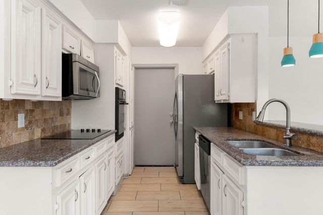 9403 Beverlyhill Street, Houston, TX 77063