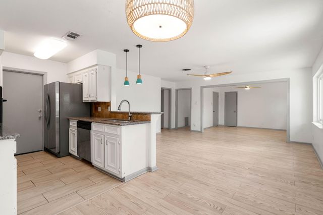 9403 Beverlyhill Street, Houston, TX 77063