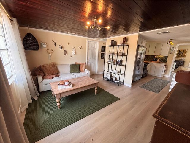 4200 42ND AVENUE N, St Petersburg, FL 33714