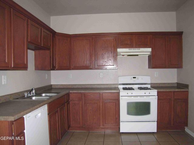 11975 DIANA CANDIA B, El Paso, TX 79936