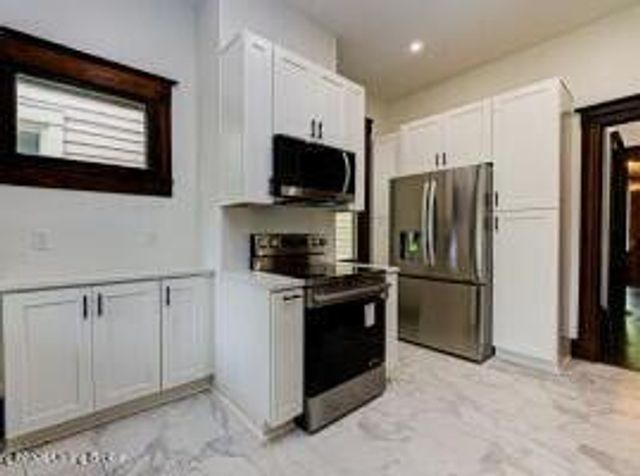 2105 Edgeland Ave, Louisville, KY 40204