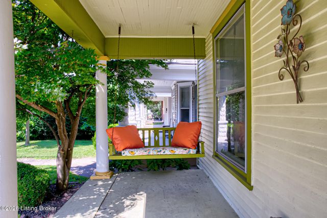 2105 Edgeland Ave, Louisville, KY 40204
