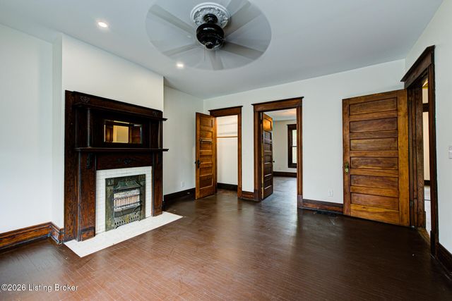 2105 Edgeland Ave, Louisville, KY 40204