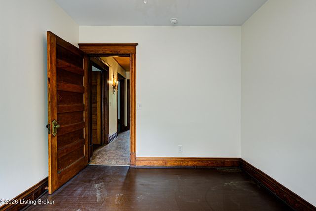 2105 Edgeland Ave, Louisville, KY 40204