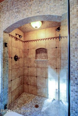 2105 Edgeland Ave, Louisville, KY 40204