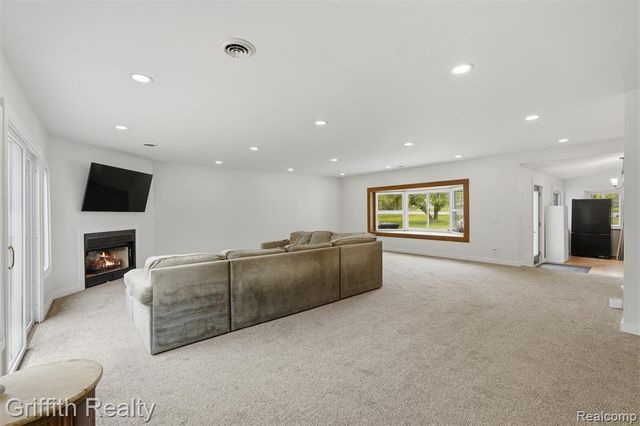 9198 Silver Lake Road, Linden, MI 48451
