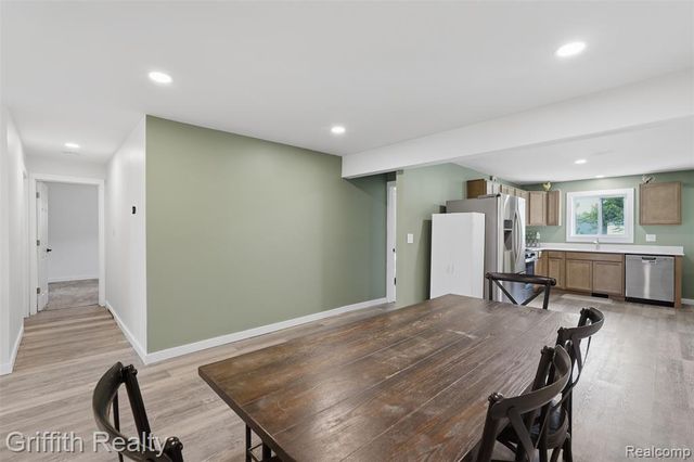 9198 Silver Lake Road, Linden, MI 48451