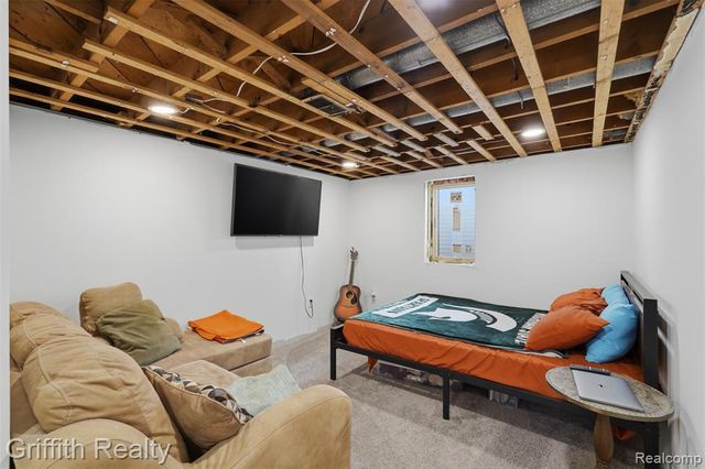 9198 Silver Lake Road, Linden, MI 48451