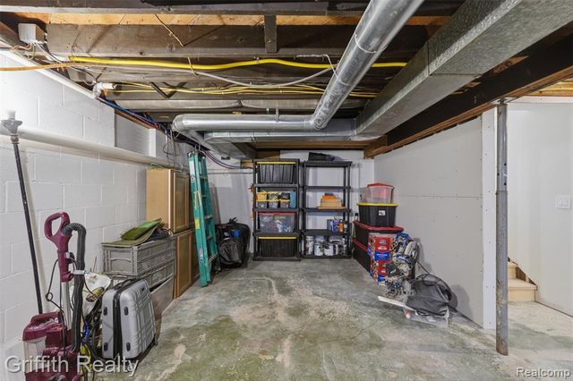 9198 Silver Lake Road, Linden, MI 48451