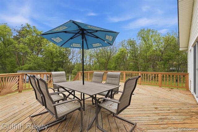 9198 Silver Lake Road, Linden, MI 48451