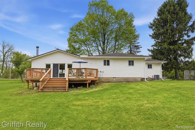 9198 Silver Lake Road, Linden, MI 48451