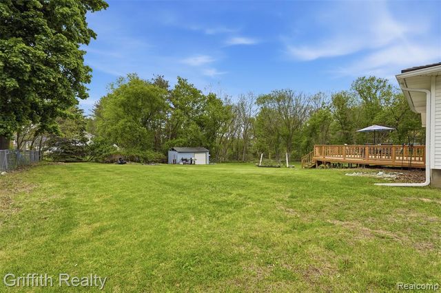 9198 Silver Lake Road, Linden, MI 48451