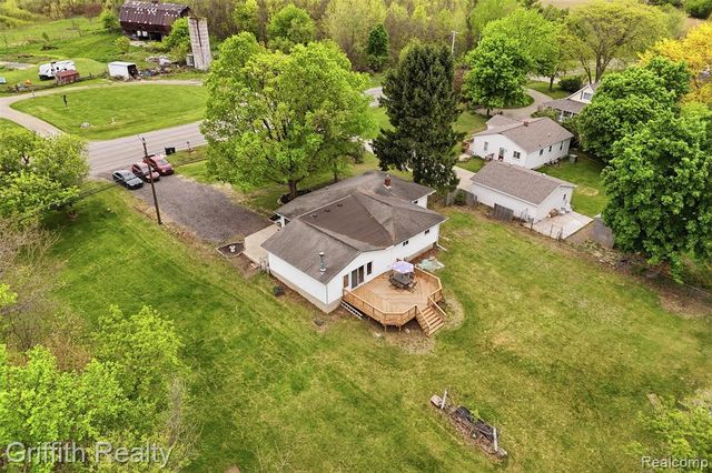 9198 Silver Lake Road, Linden, MI 48451