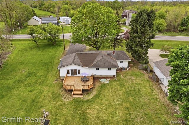 9198 Silver Lake Road, Linden, MI 48451