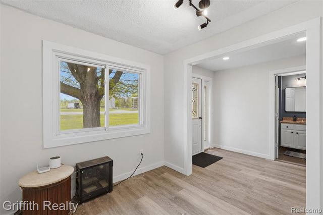 9198 Silver Lake Road, Linden, MI 48451