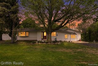 9198 Silver Lake Road, Linden, MI 48451