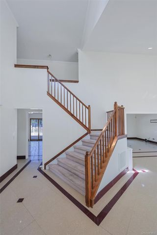3 Sander Court, Middle Island, NY 11953
