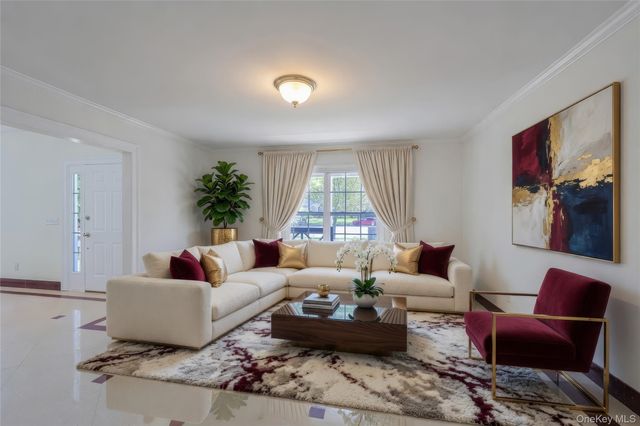 3 Sander Court, Middle Island, NY 11953