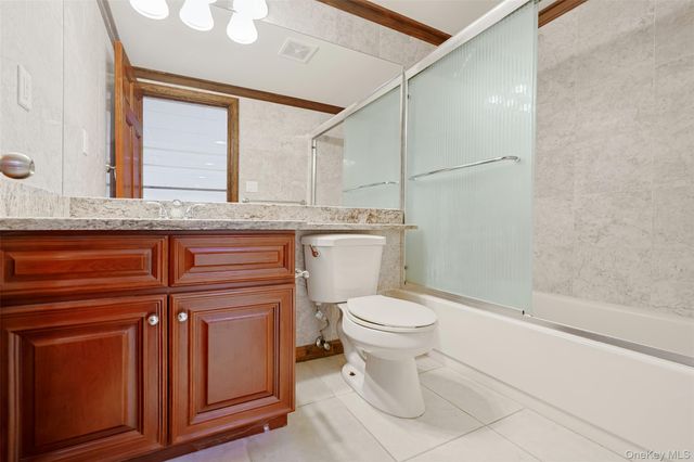 3 Sander Court, Middle Island, NY 11953