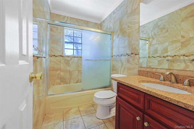 3 Sander Court, Middle Island, NY 11953