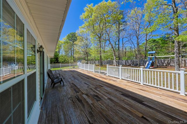 3 Sander Court, Middle Island, NY 11953