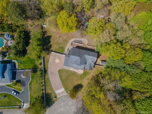 3 Sander Court, Middle Island, NY 11953