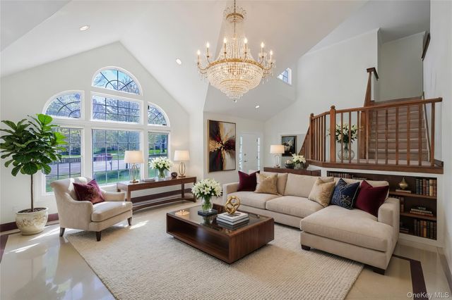 3 Sander Court, Middle Island, NY 11953