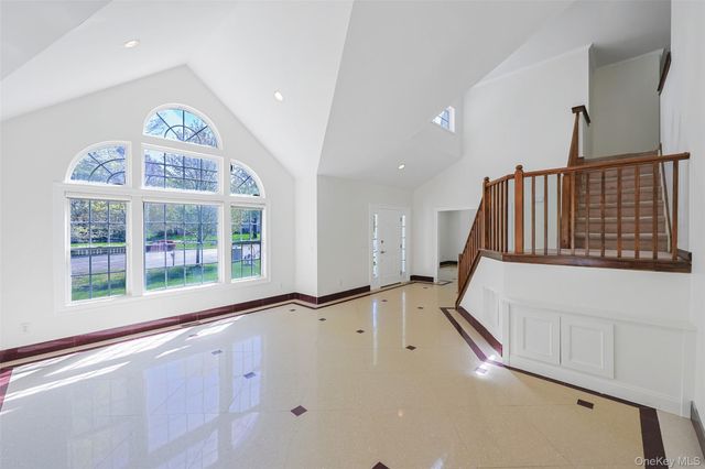 3 Sander Court, Middle Island, NY 11953
