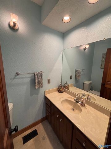 5005 Brookwood Drive NW, Huntsville, AL 35810