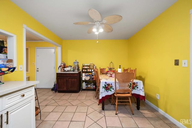 2607 Emerald Street, Bakersfield, CA 93304