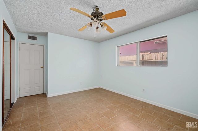 2607 Emerald Street, Bakersfield, CA 93304