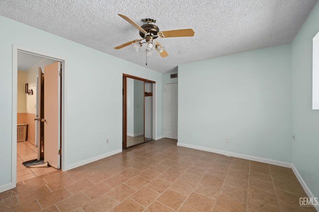 2607 Emerald Street, Bakersfield, CA 93304