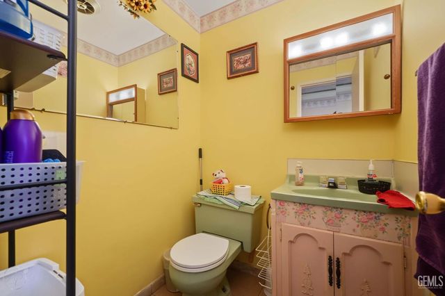 2607 Emerald Street, Bakersfield, CA 93304