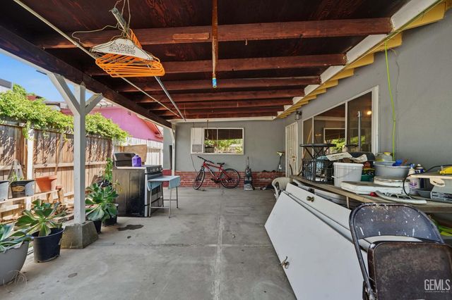 2607 Emerald Street, Bakersfield, CA 93304