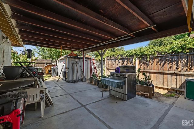 2607 Emerald Street, Bakersfield, CA 93304