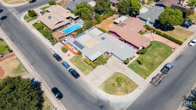 2607 Emerald Street, Bakersfield, CA 93304