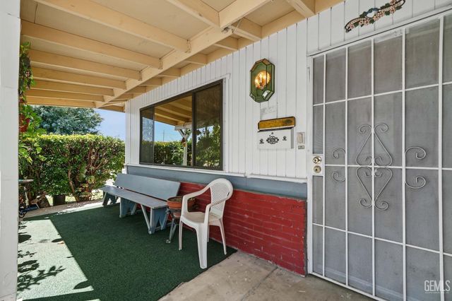 2607 Emerald Street, Bakersfield, CA 93304