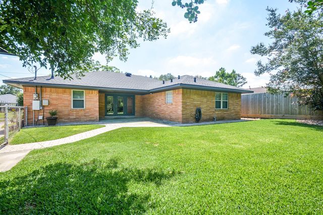 1815 Sea Queen Court, Houston, TX 77008