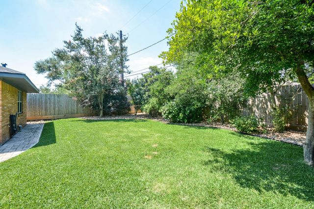 1815 Sea Queen Court, Houston, TX 77008