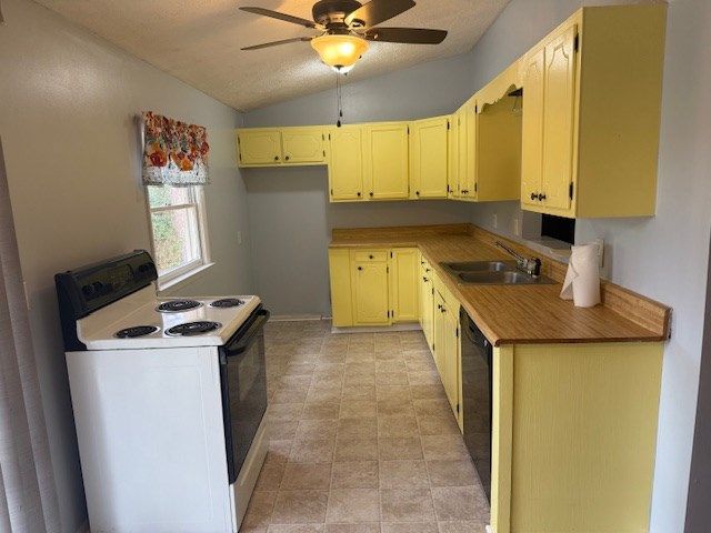 24 Andrews Avenue, Daleville, AL 36322