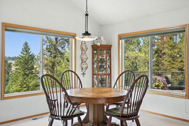 1607 E Wildflower Ln, Spokane, WA 99224