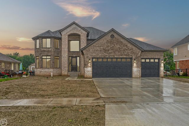 36711 N Pointe Dr, New Baltimore, MI 48047