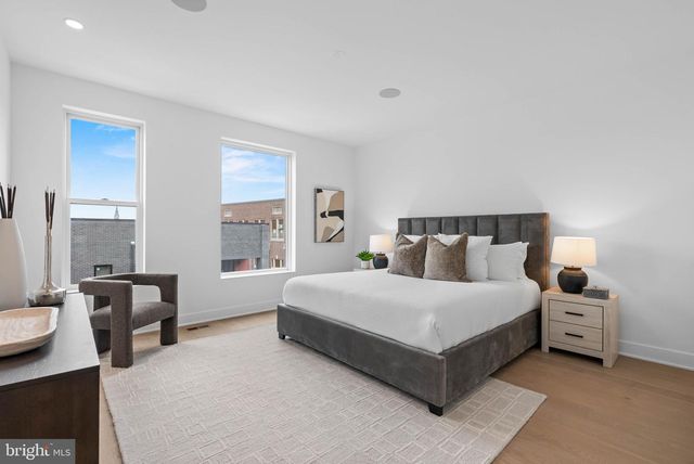 654 FAIRMOUNT AVE, Philadelphia, PA 19123