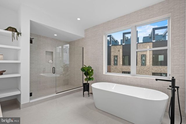 654 FAIRMOUNT AVE, Philadelphia, PA 19123