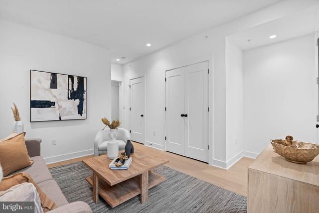 654 FAIRMOUNT AVE, Philadelphia, PA 19123