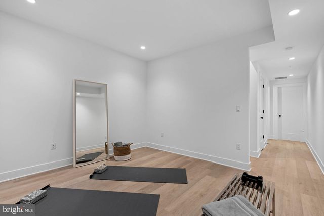 654 FAIRMOUNT AVE, Philadelphia, PA 19123