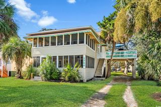 1706 Holly Dr., North Myrtle Beach, SC 29582