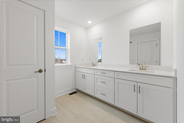 61 AARON TRUEHART, Titusville, NJ 08560