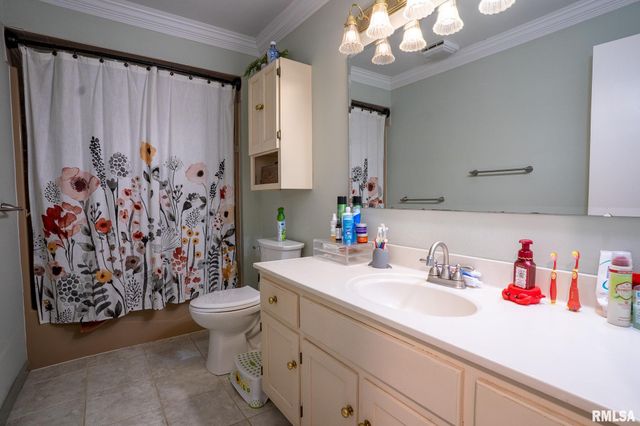 7075 Hermes Lane, New Berlin, IL 62670