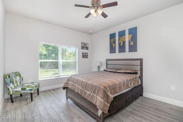 431 Bridgeport Avenue NW, Palm Bay, FL 32907